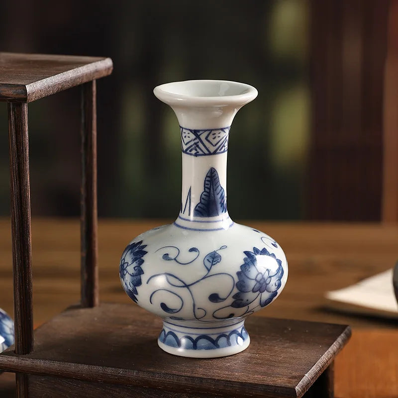 Vase en Porcelaine Bleu & Blanc – Élégance Intemporelle